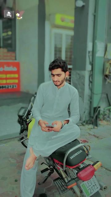 @✌🏻خان زادہ😈