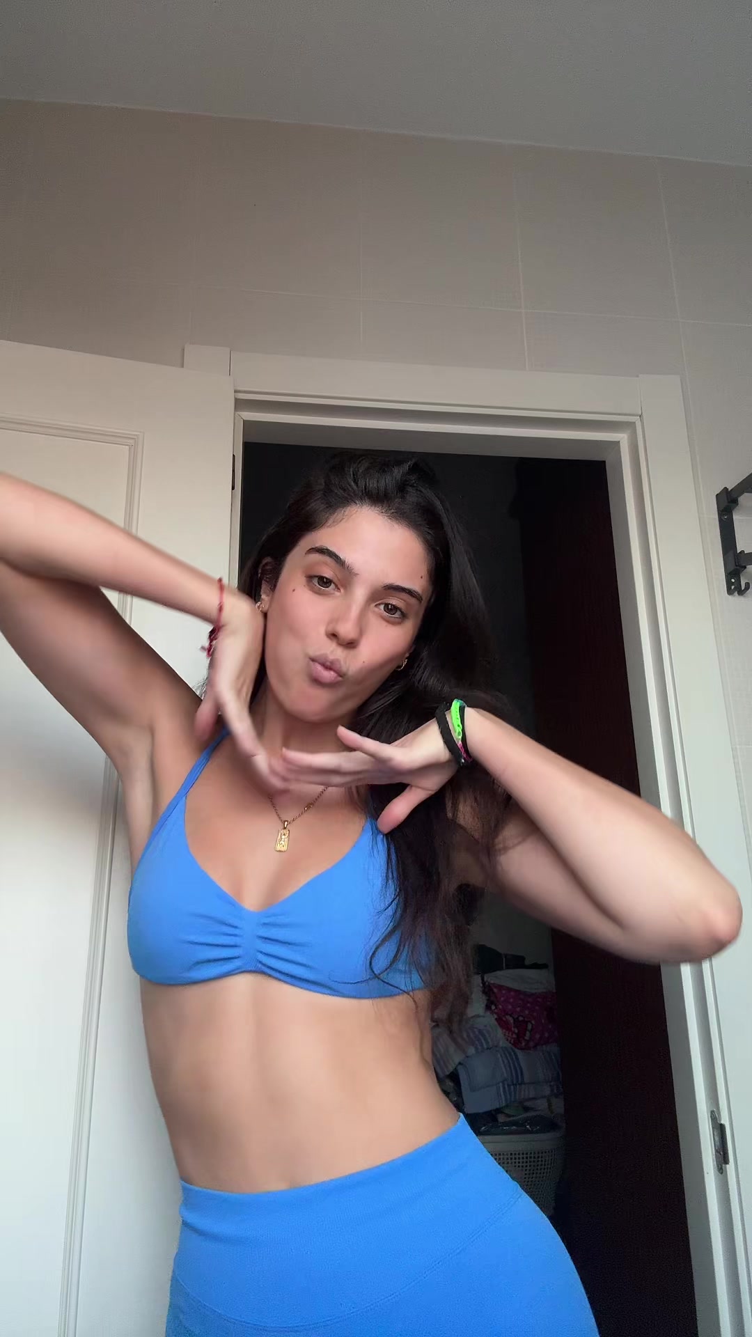 @Sandraacabello