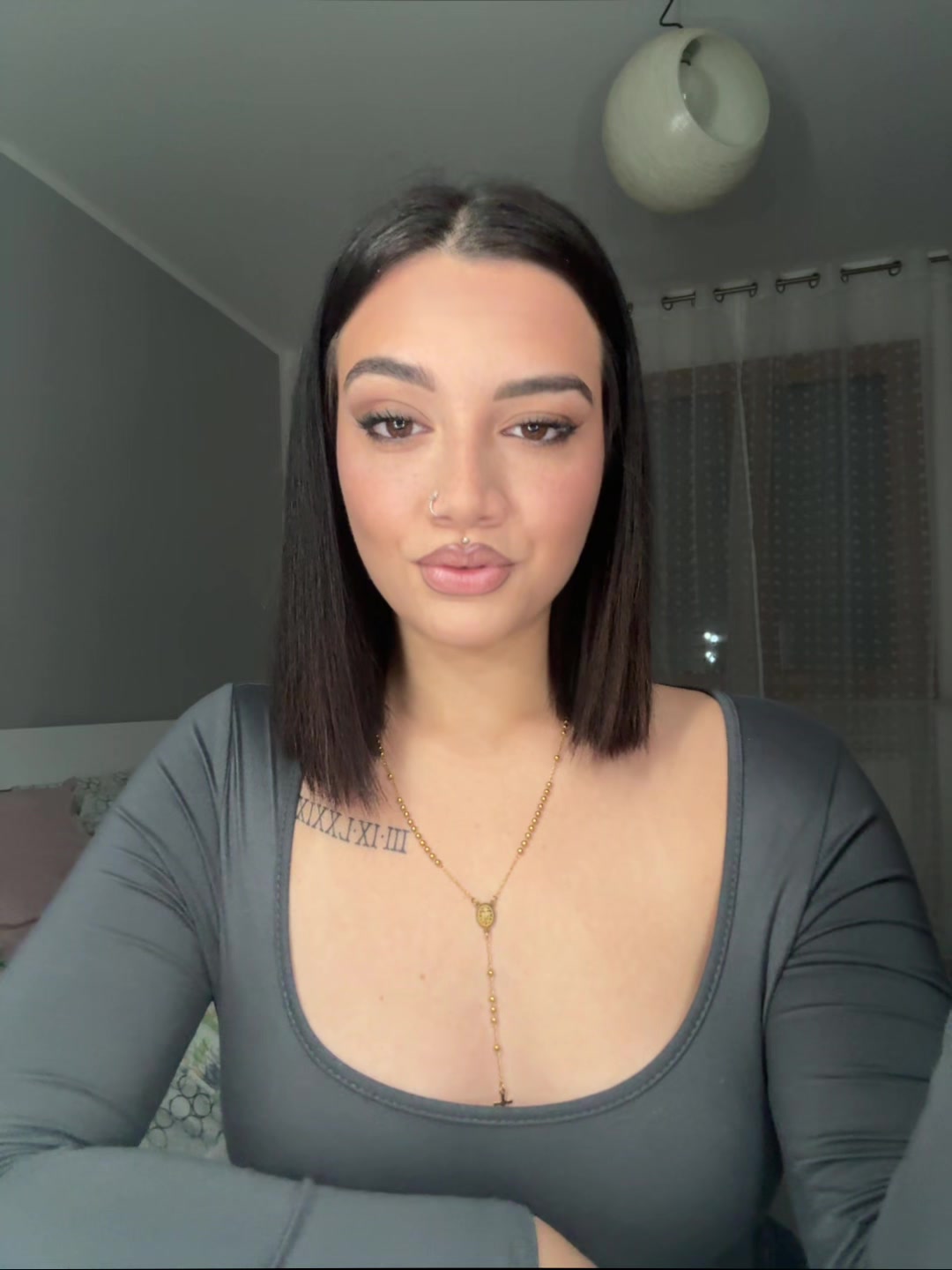 @vi