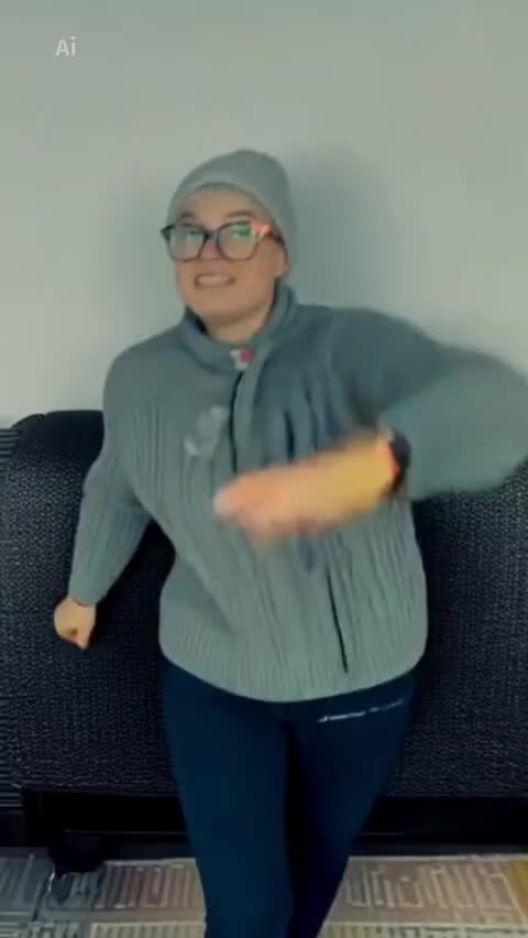 @Itsmedeedee