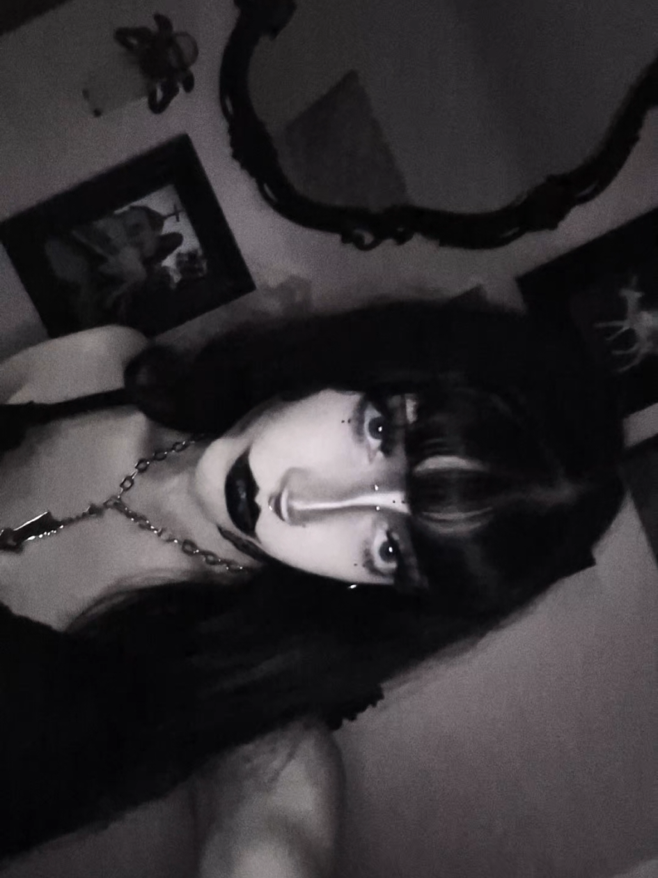 @*✧+*.𝐸𝑚𝑦.*+✧*