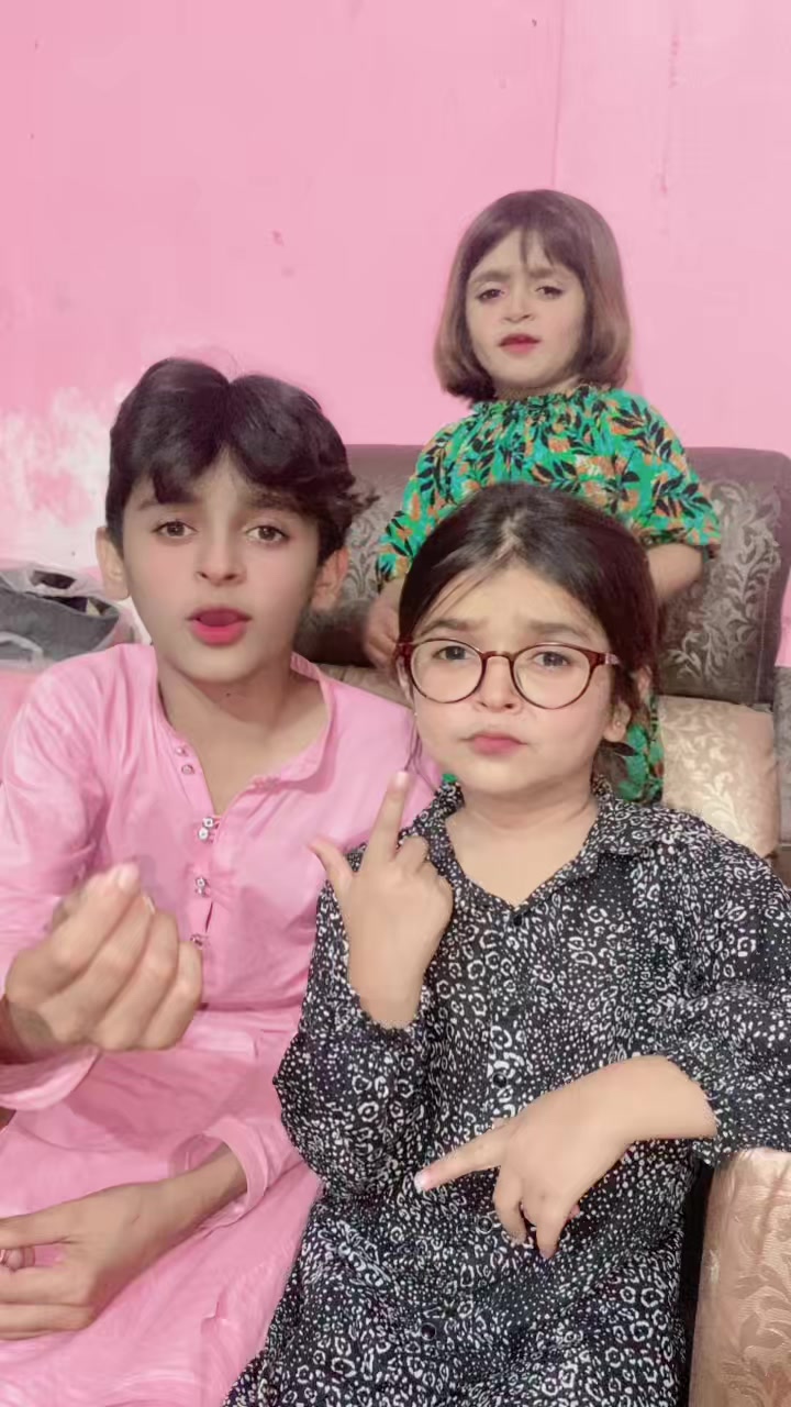 @Ayesha cutie🥰