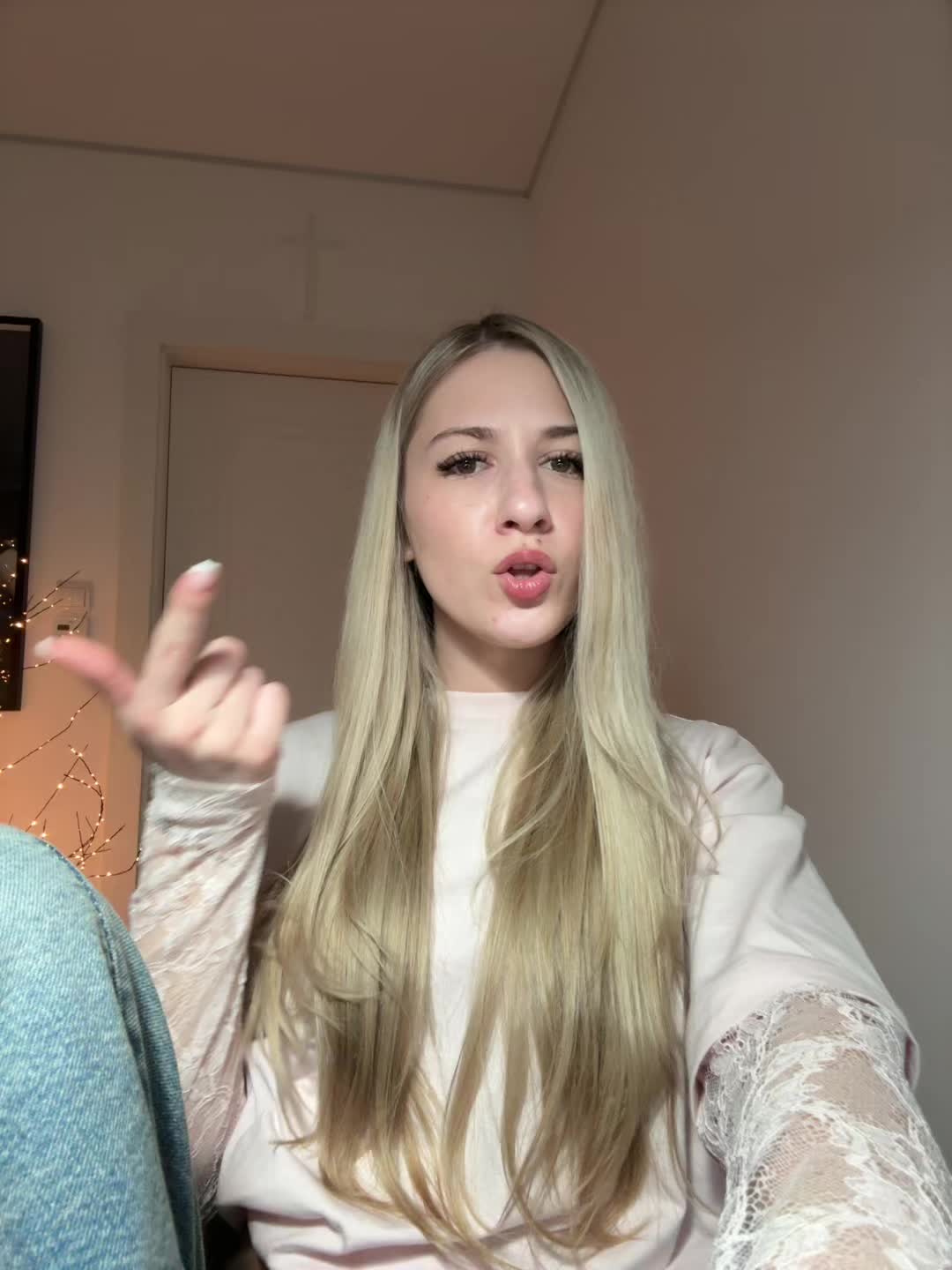 @𝓜𝓪𝓻𝓽𝔂𝓷𝓪 🥀