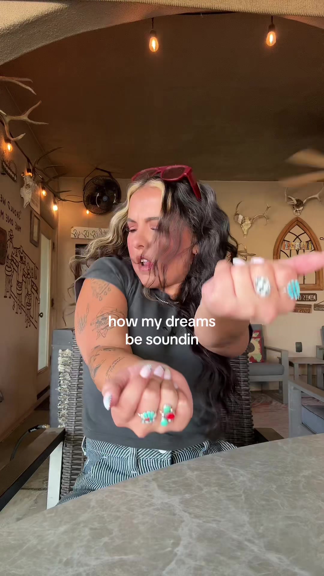 @pikivids_