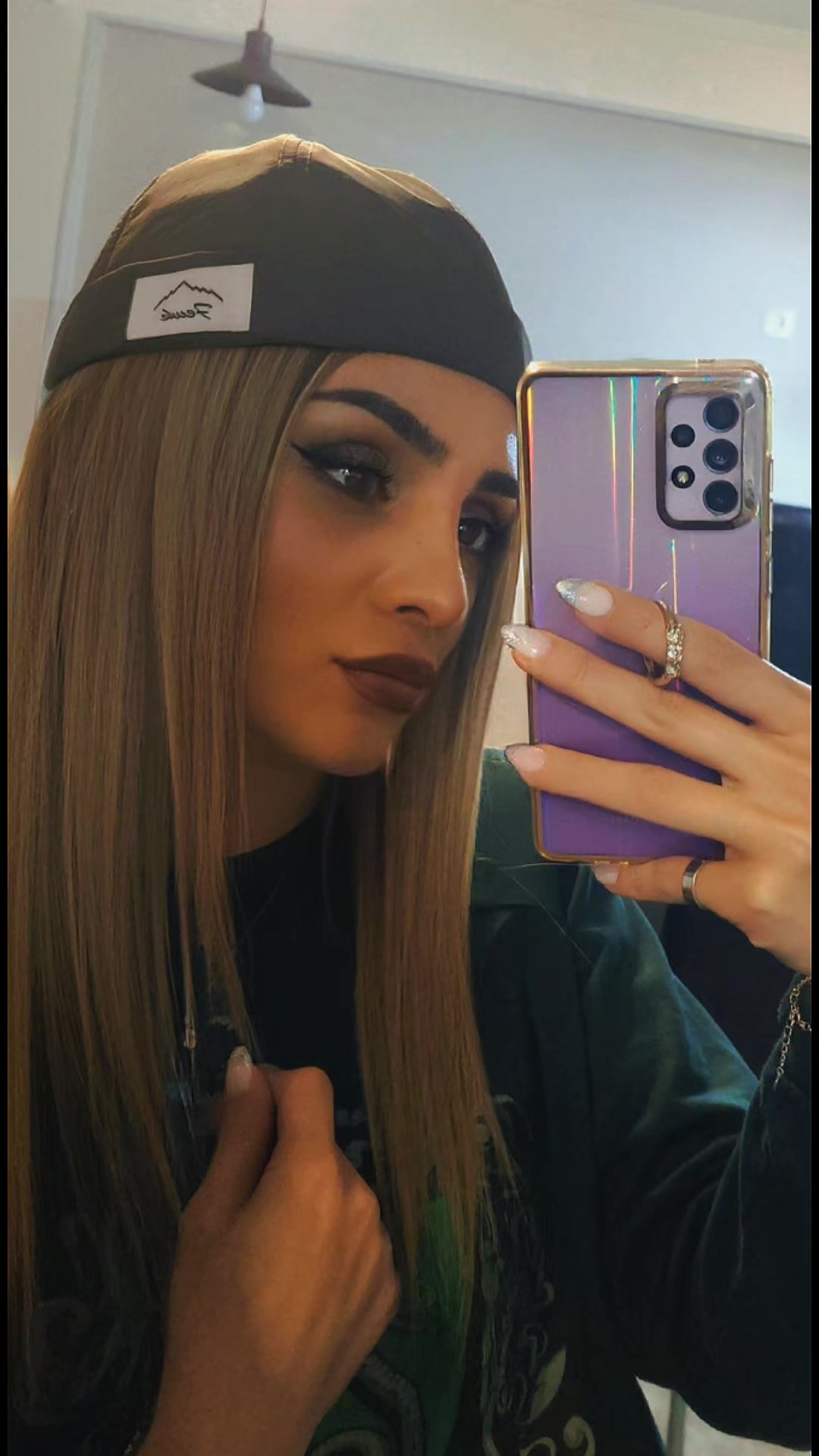 @ნინი