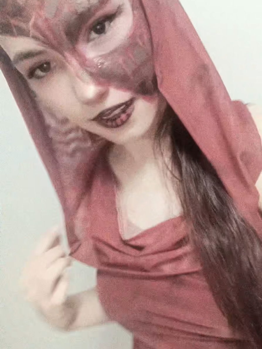 @Dominika 🧛🏻&zwj;♀️
