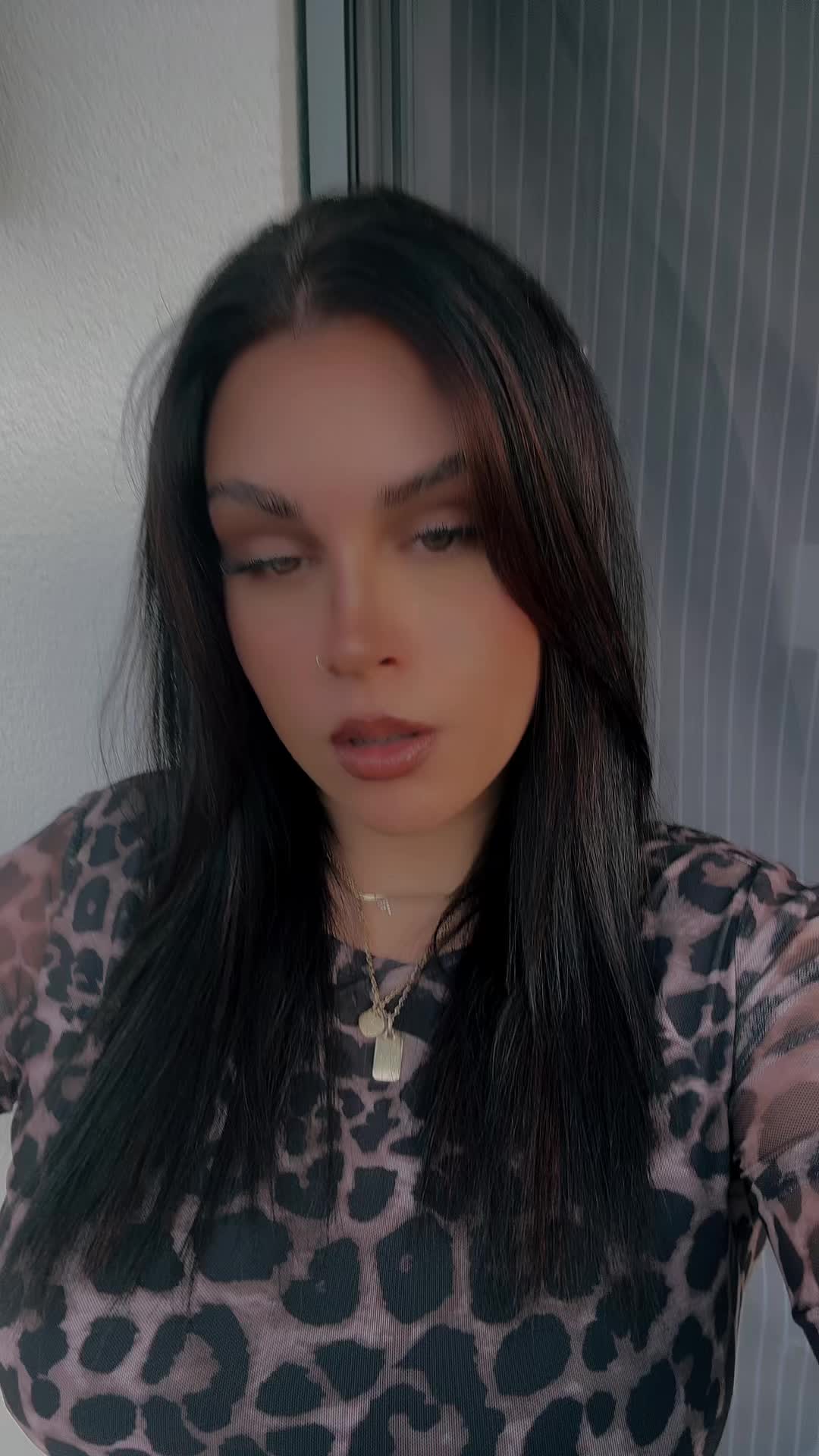 @valentina_selina_