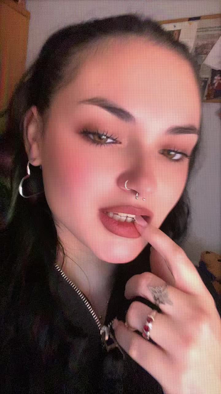 @🦊