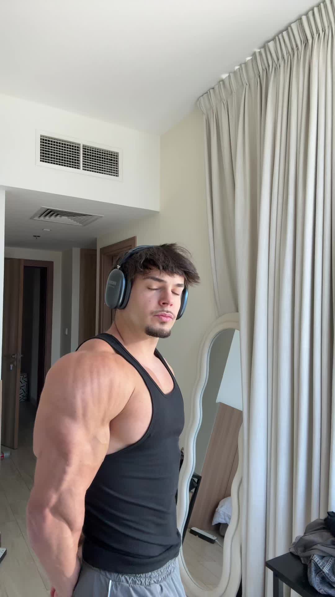 @moicestmike2