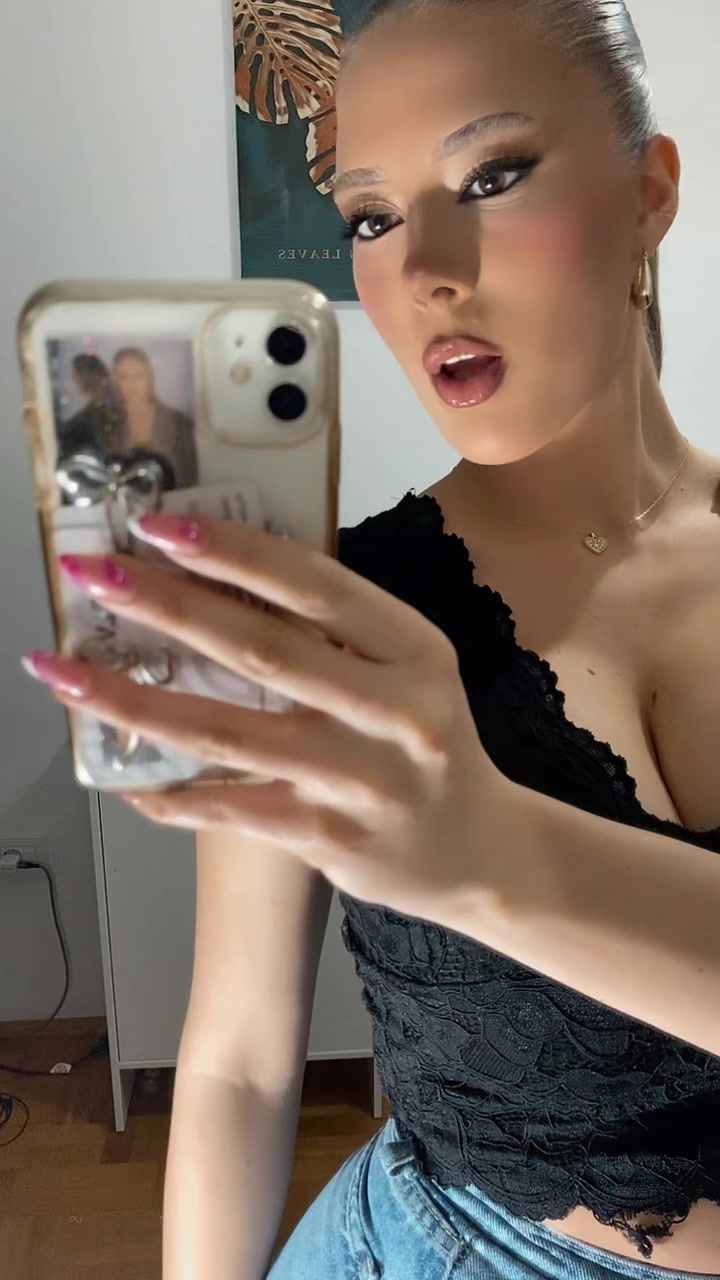@𝚜𝚊𝚗𝚍𝚛𝚊