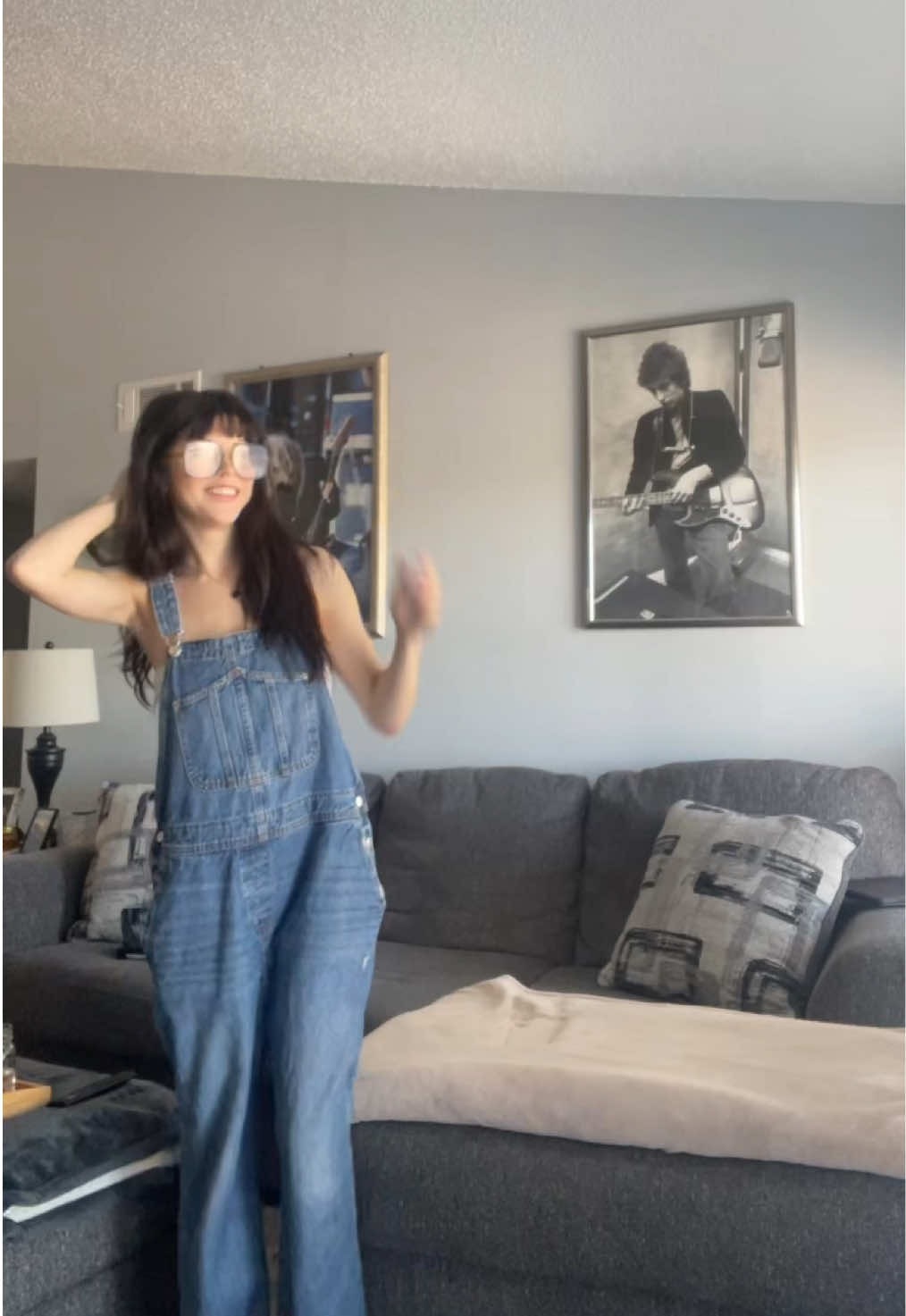 @moodybluu
