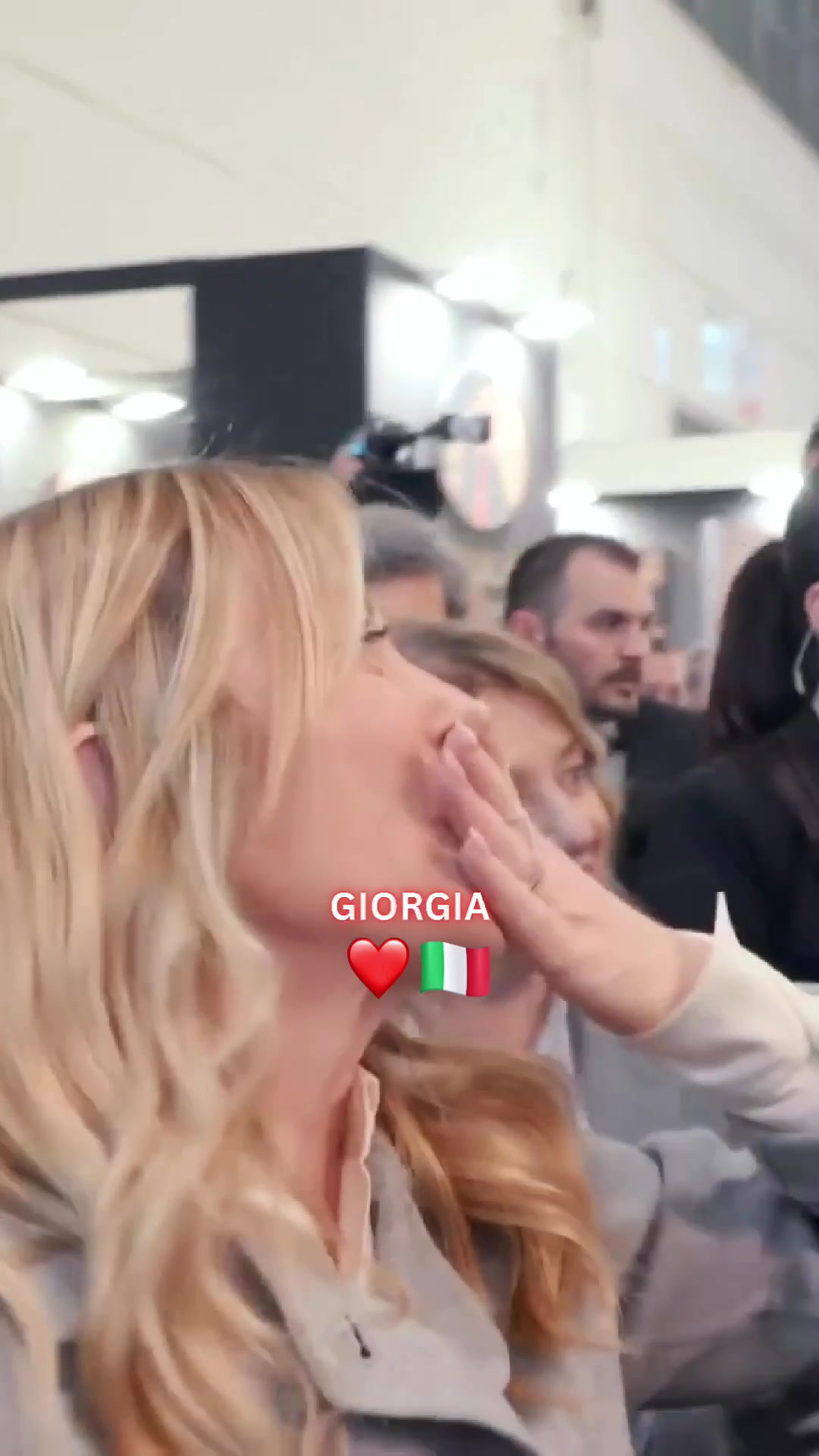 @Giorgia.Worldwide.Supporters