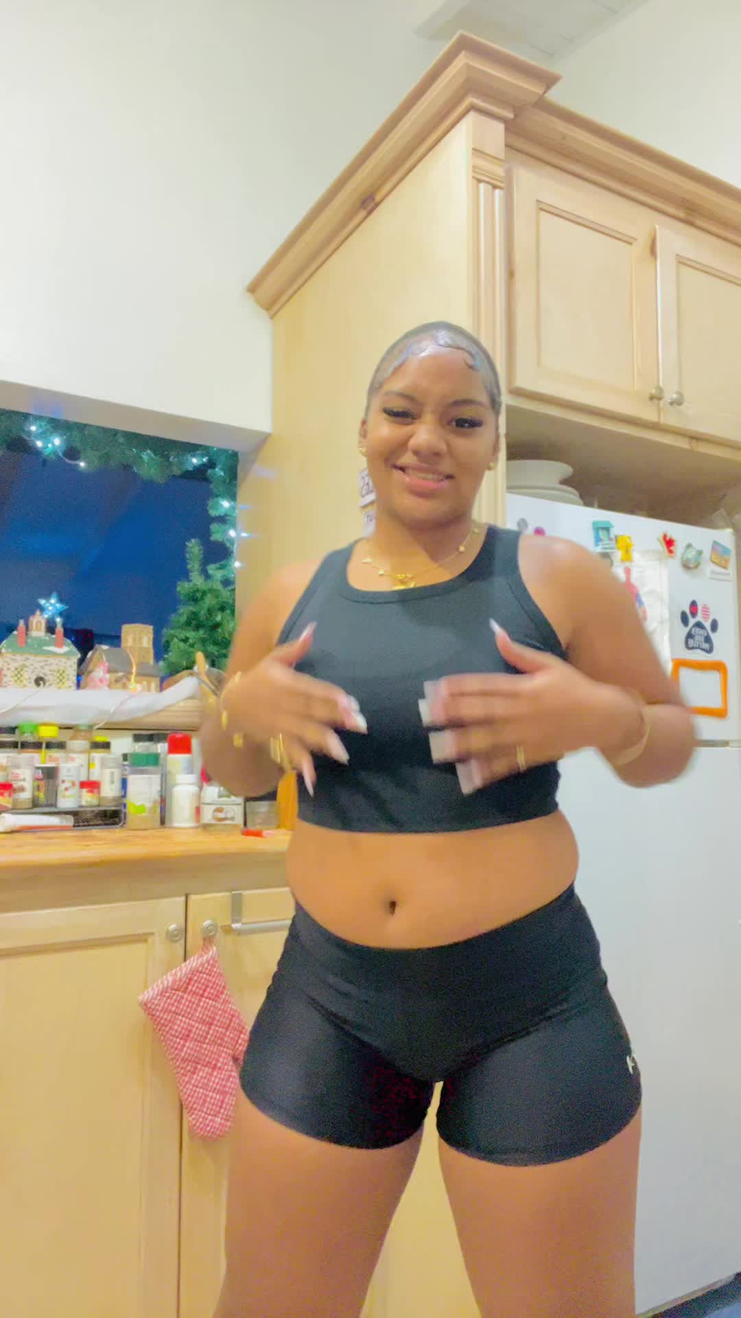 @sisi.next.door