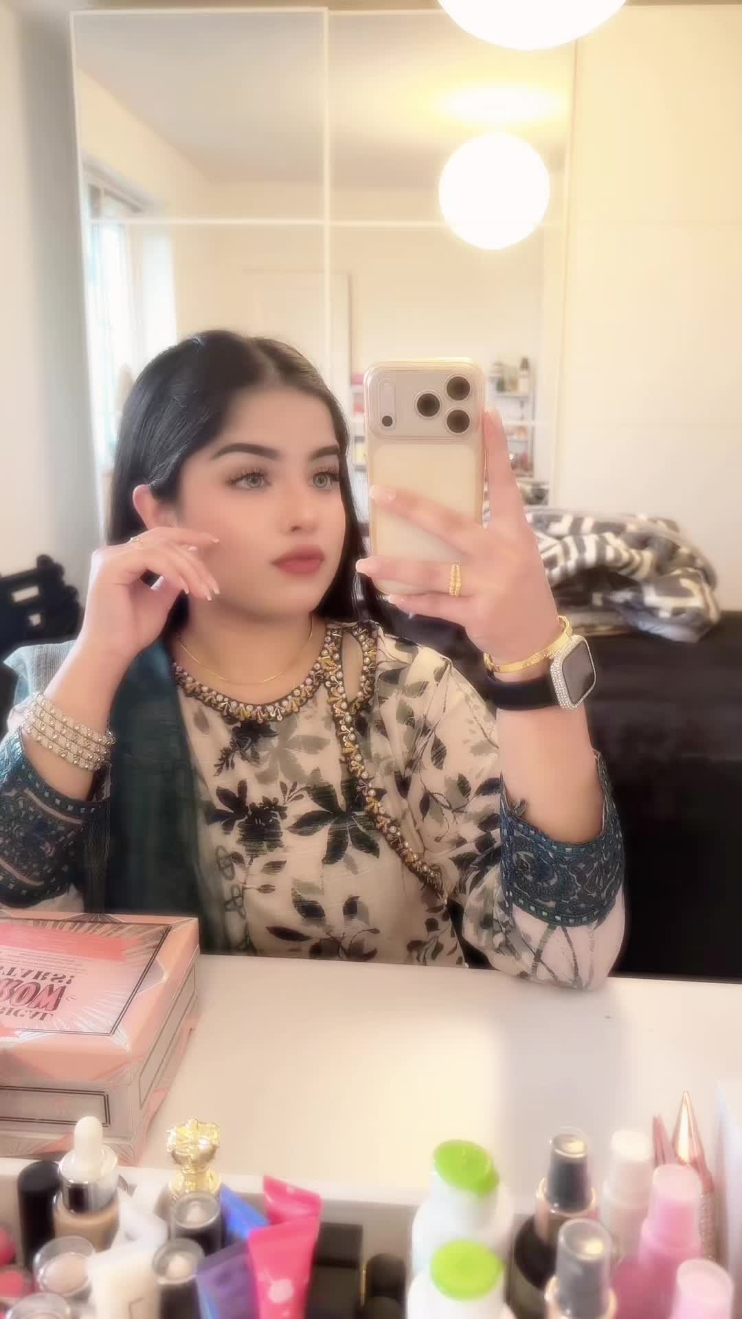 @QUEEN👑