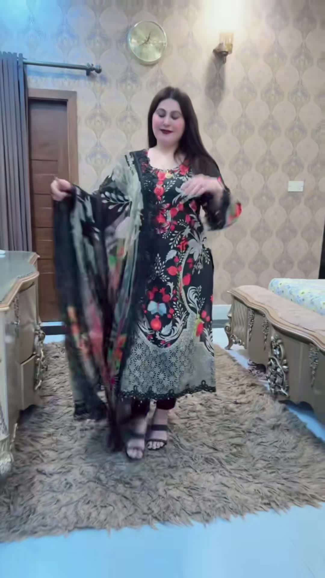 @𝗙𝗮𝗿𝘄𝗮 𝗾𝘂𝗲𝗲𝗻 👑