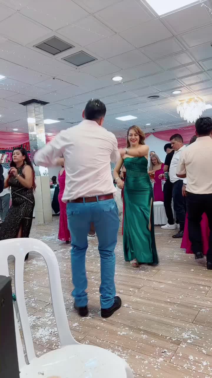 @Lin Flores. Encinas
