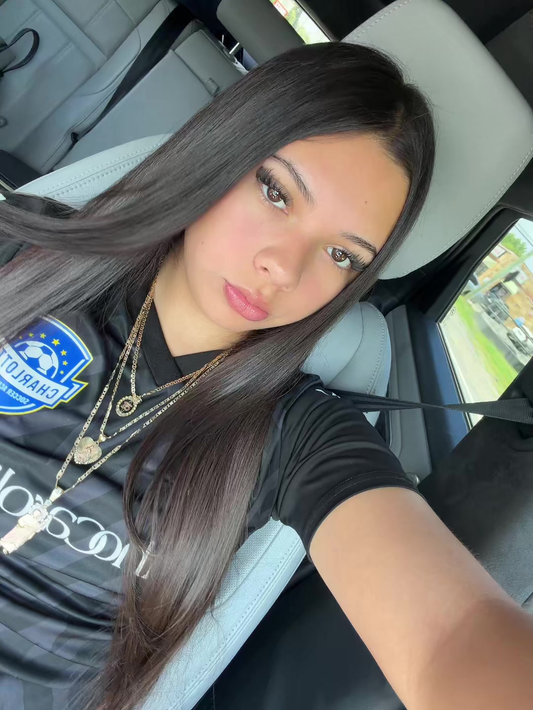 @ayyymarilyn