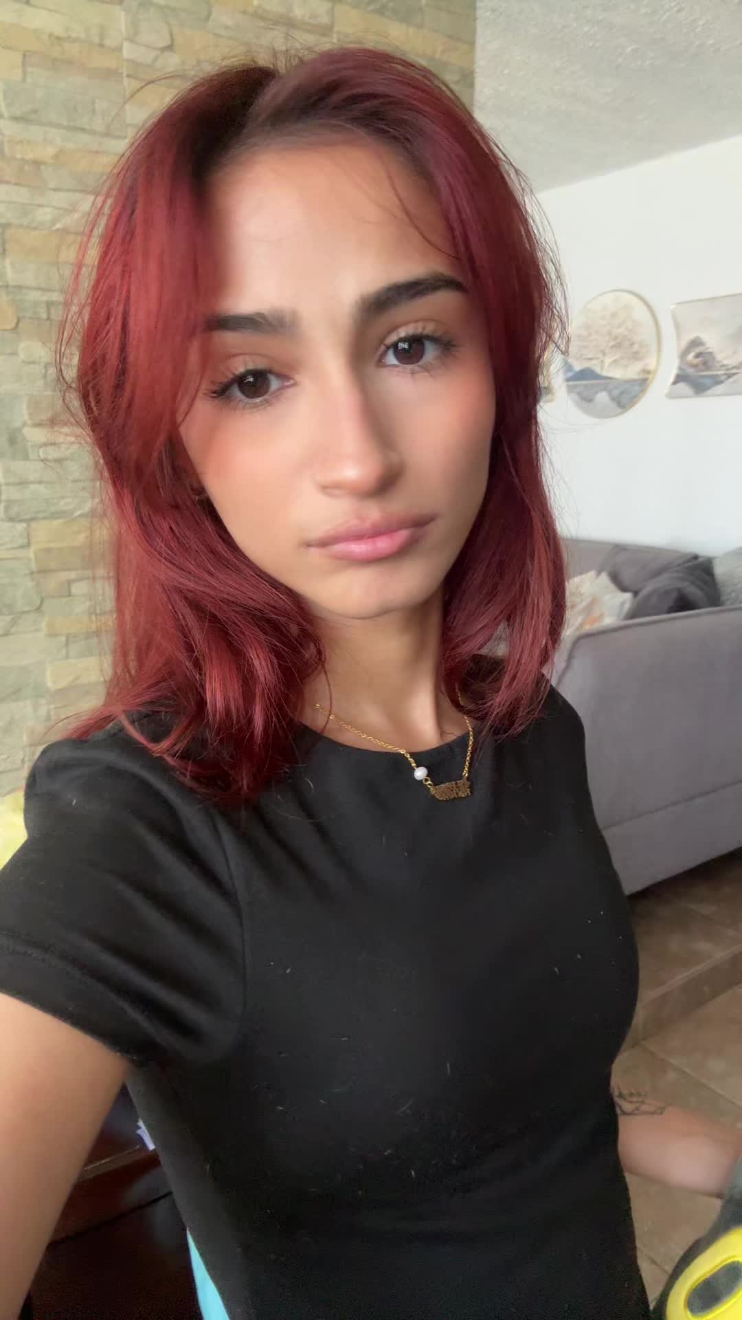 @R🧍🏽&zwj;♀️