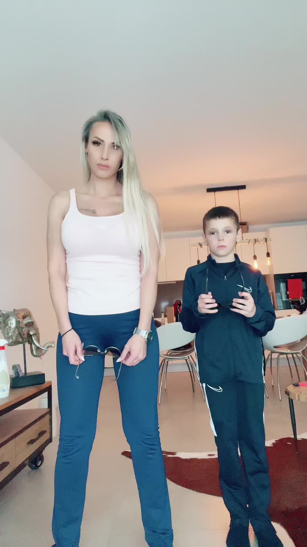 @eleelee11