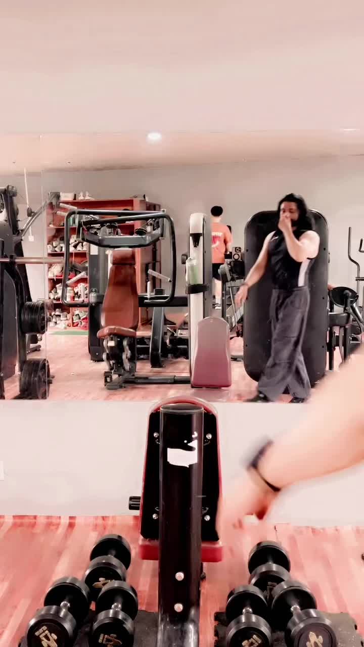 @Raj Gautam ®️ 👑