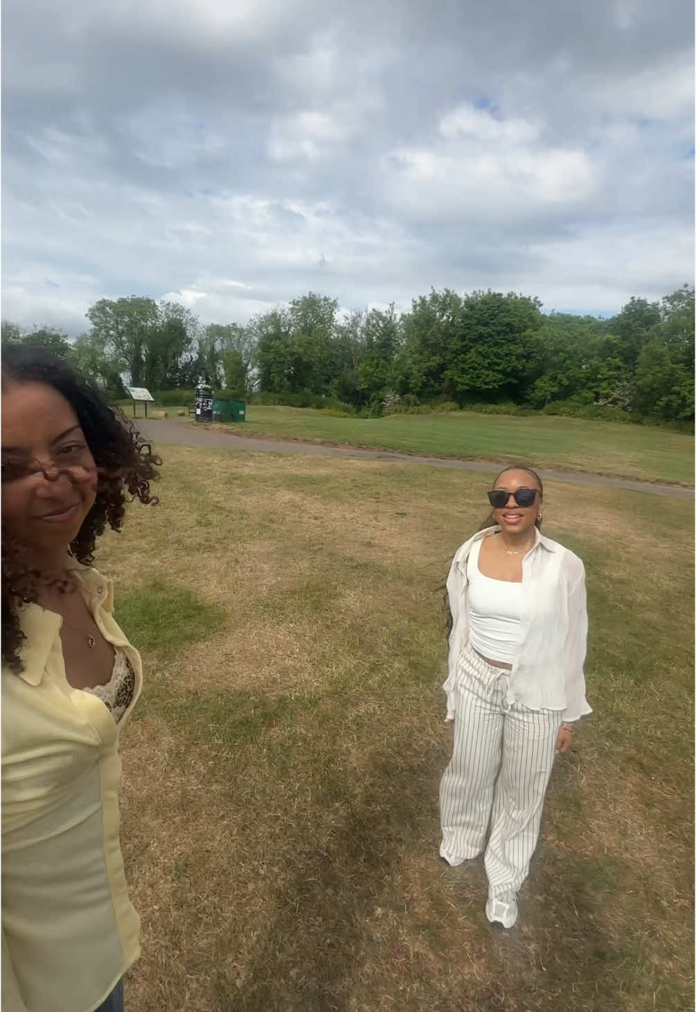 @👩🏽&zwj;❤️&zwj;👩🏽