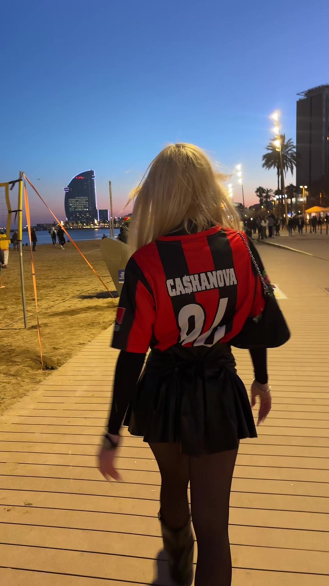 @lujza 🖤
