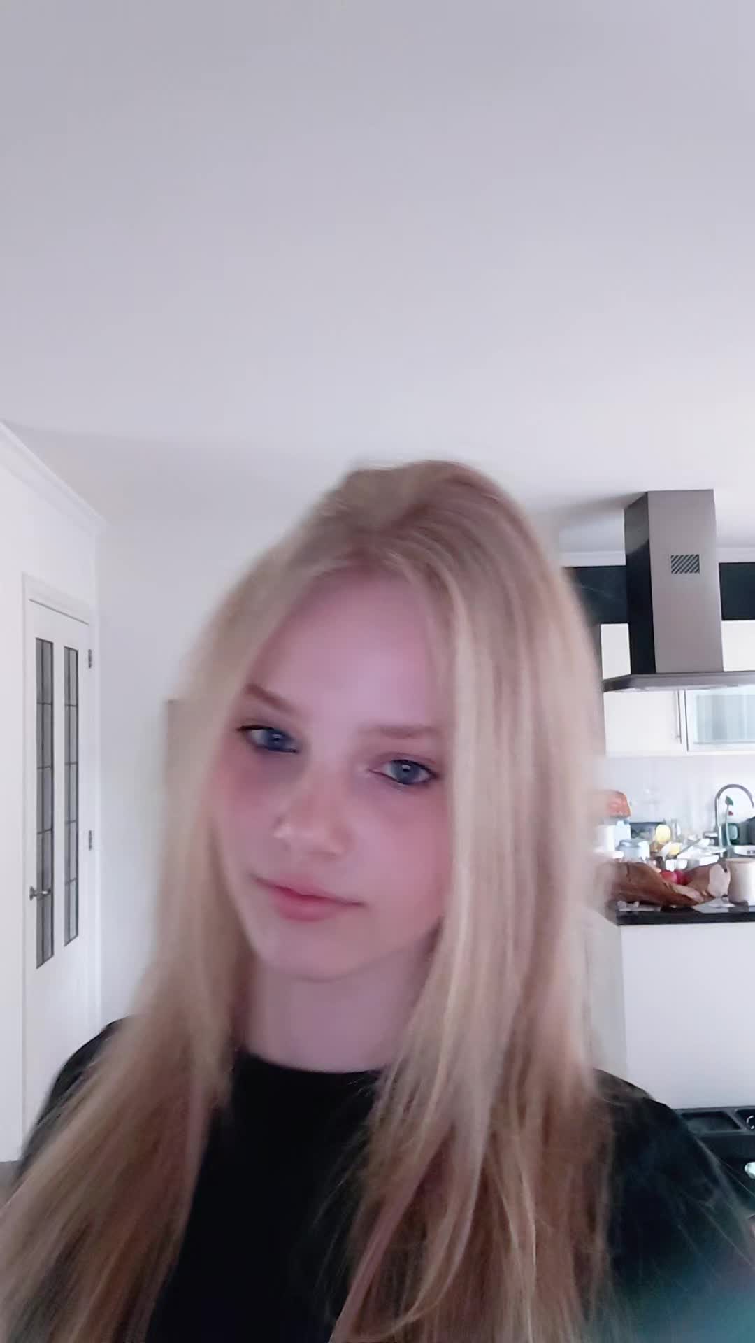 @😝