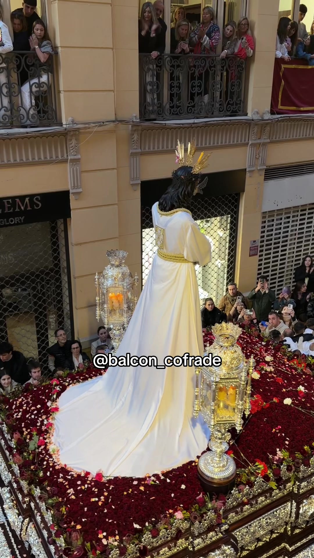 @Balcon_cofrade