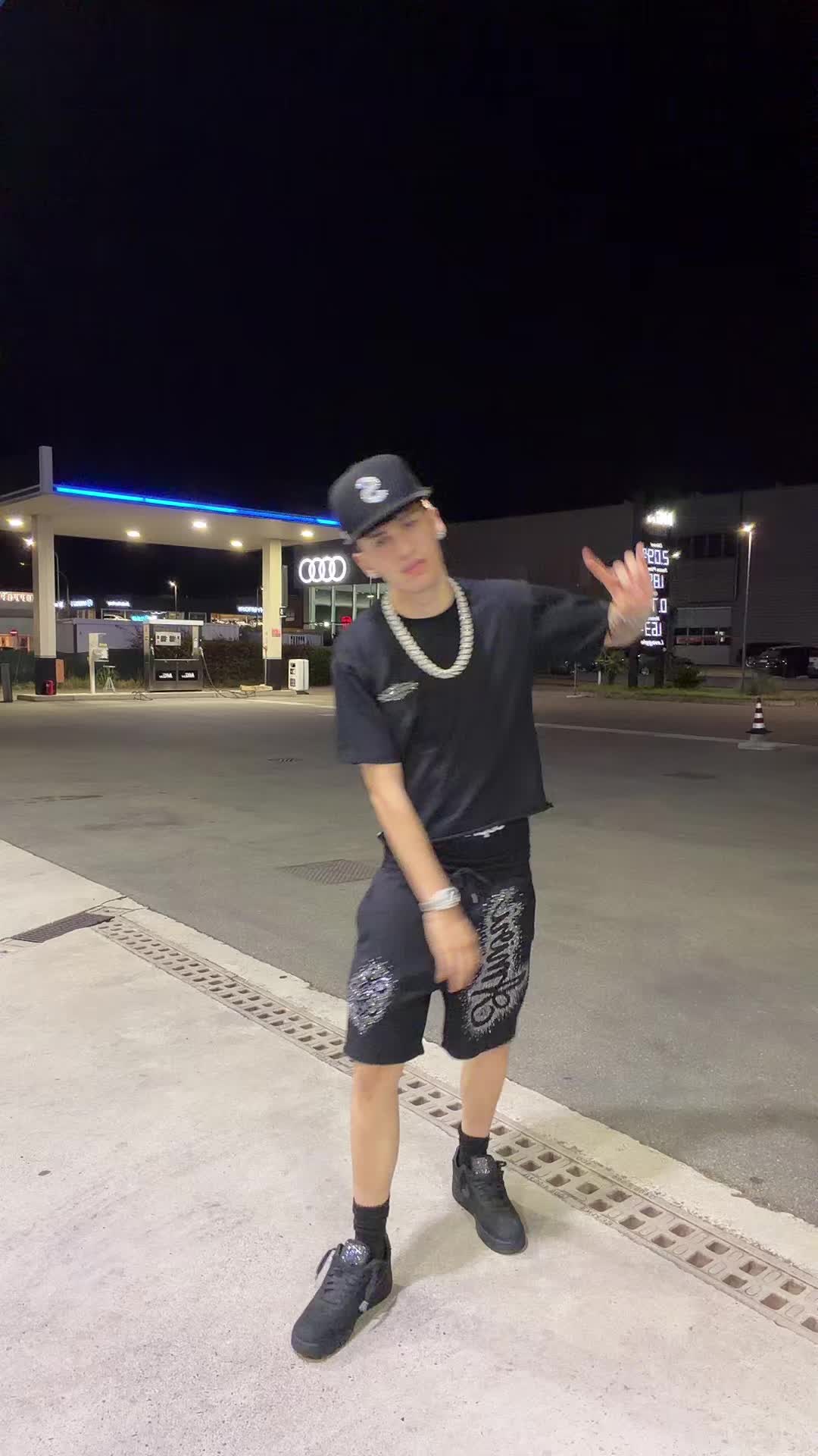 @Flexin Alan