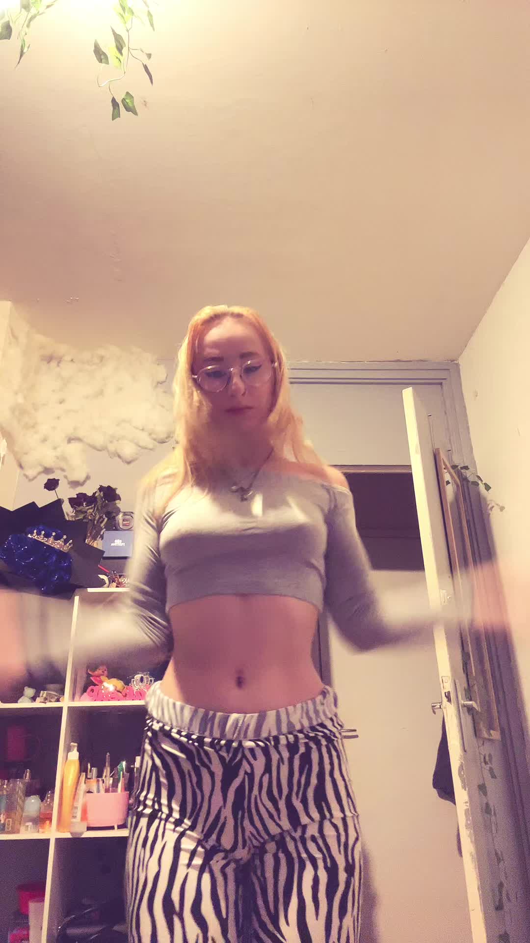 @emaelie