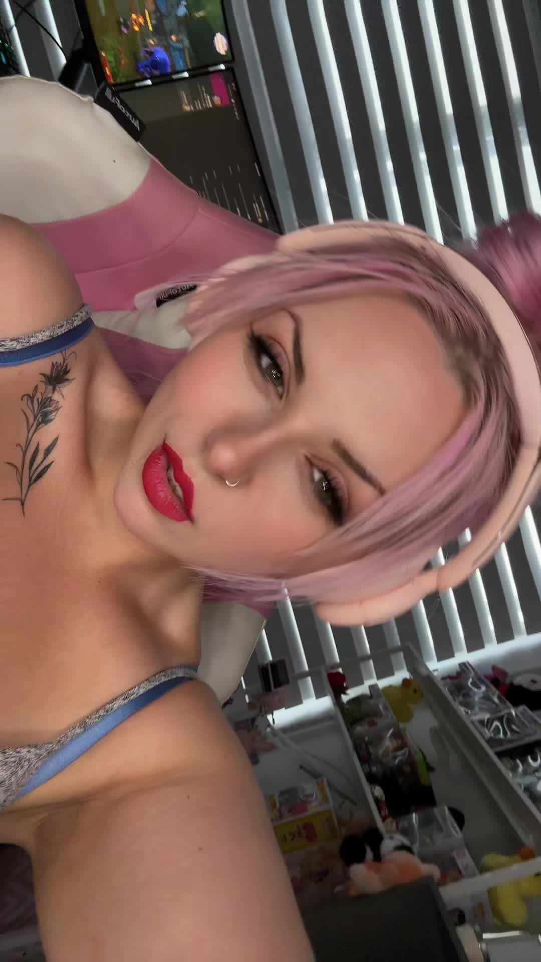 @megsyyxo