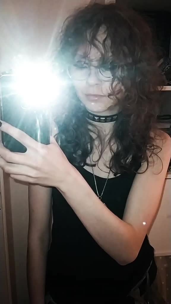 @•⸸•