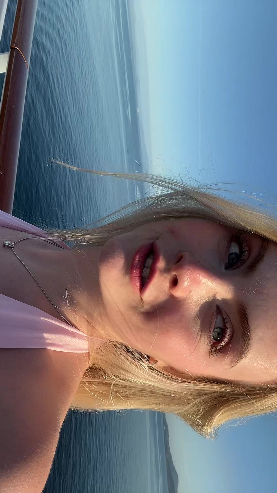 @𝐿𝒾𝓋𝒾𝓃𝑔 𝒹𝑜𝓁𝓁 🐇