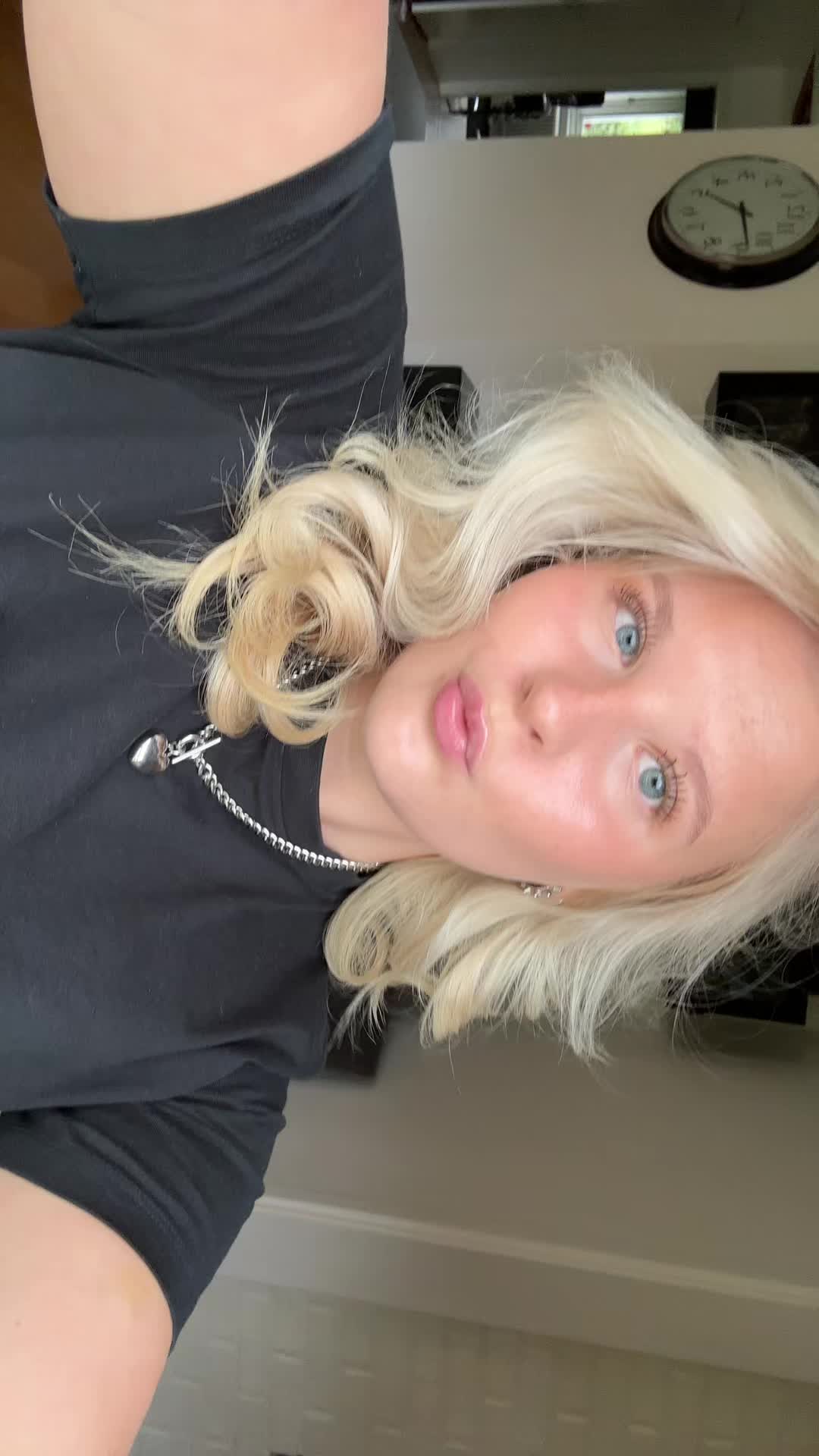 @ellasriktigaspam