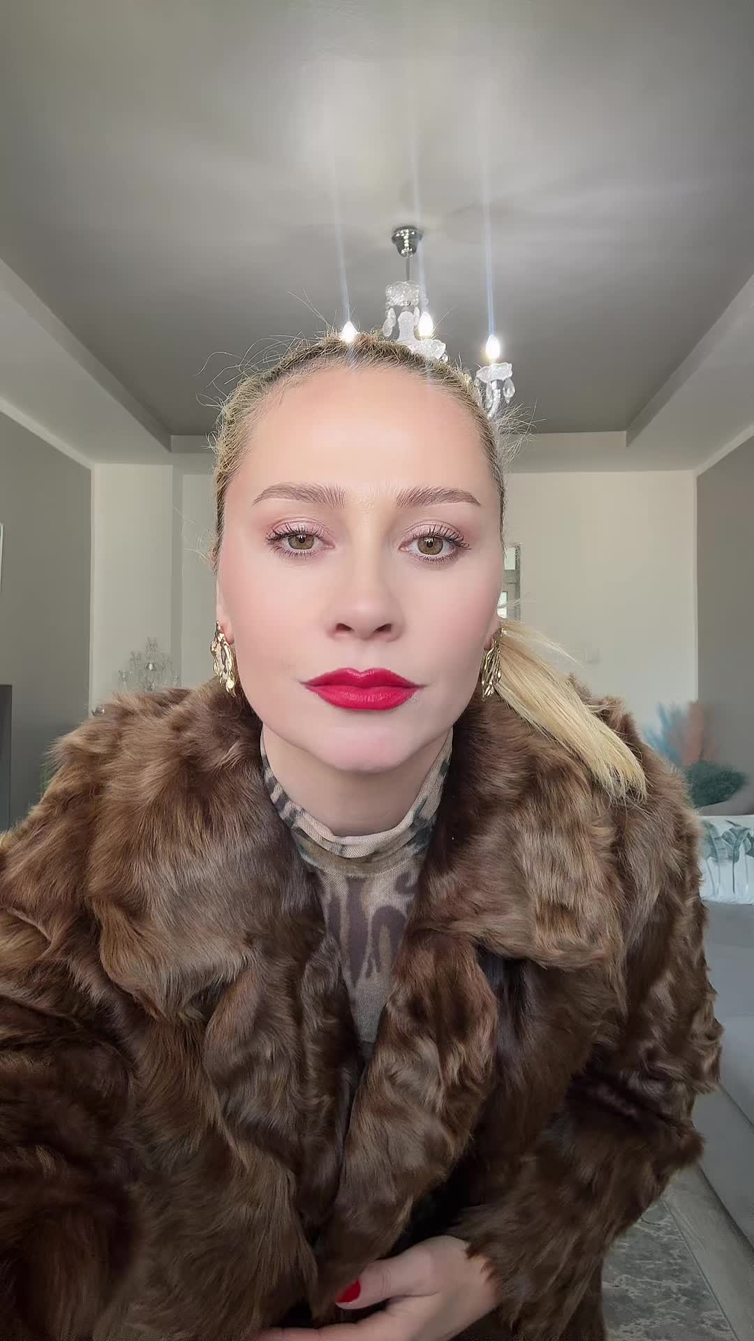 @Maria Luxury furs M&M