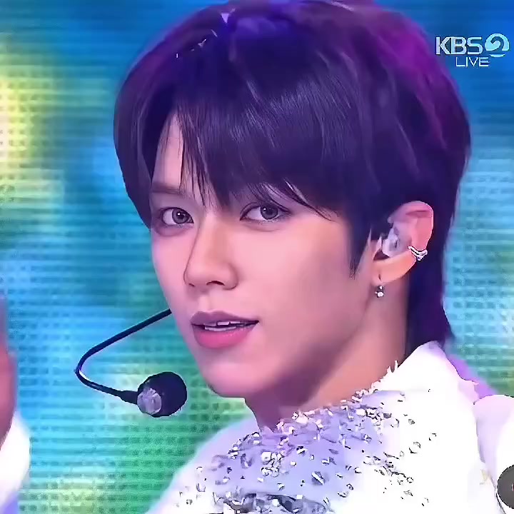 @Yellow100