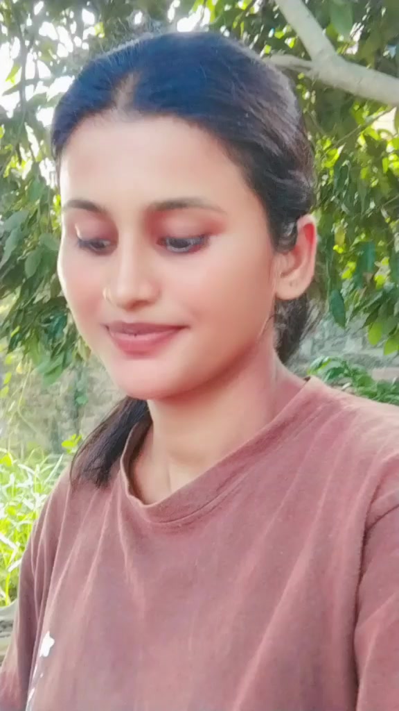 @Aneesa🧿