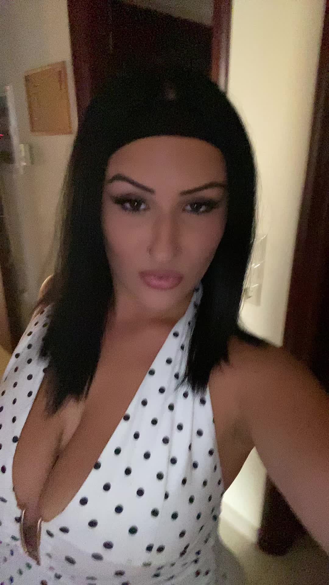 @🫦