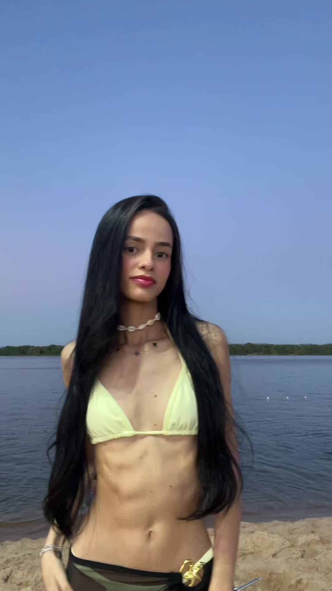 @vlogvanessa