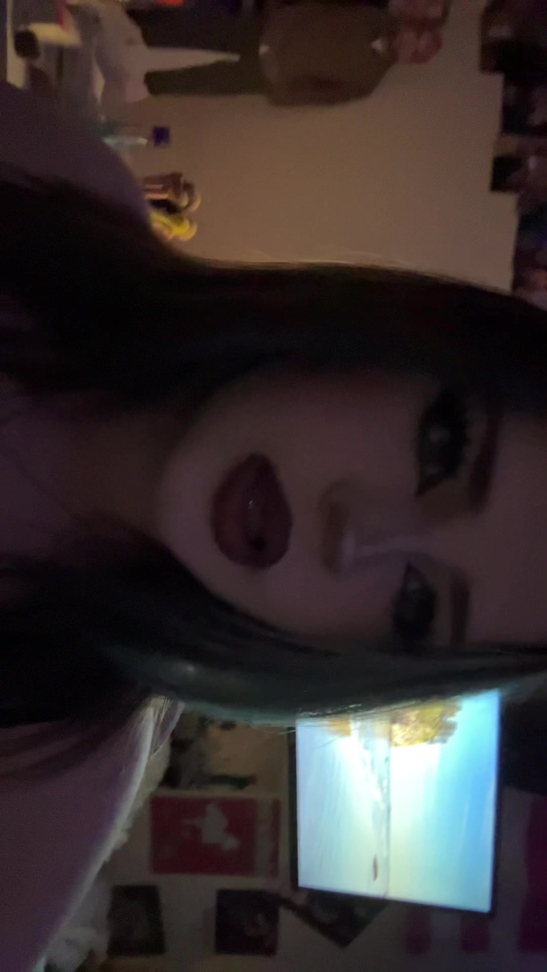 @lara ⊬