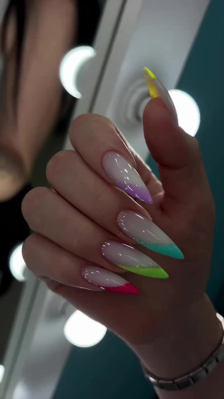 @Daily Nail Inspo Curated ✨️