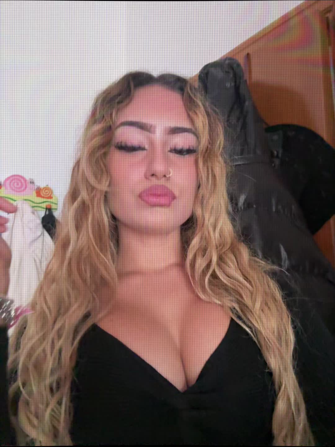 @𝓵𝓪 𝓼𝓪𝓷𝓽𝓪🌺