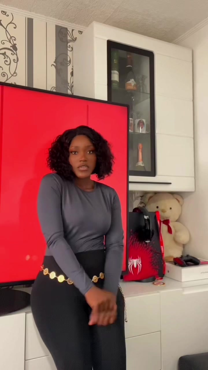 @𝔇.𝔅🇨🇲🇩🇪