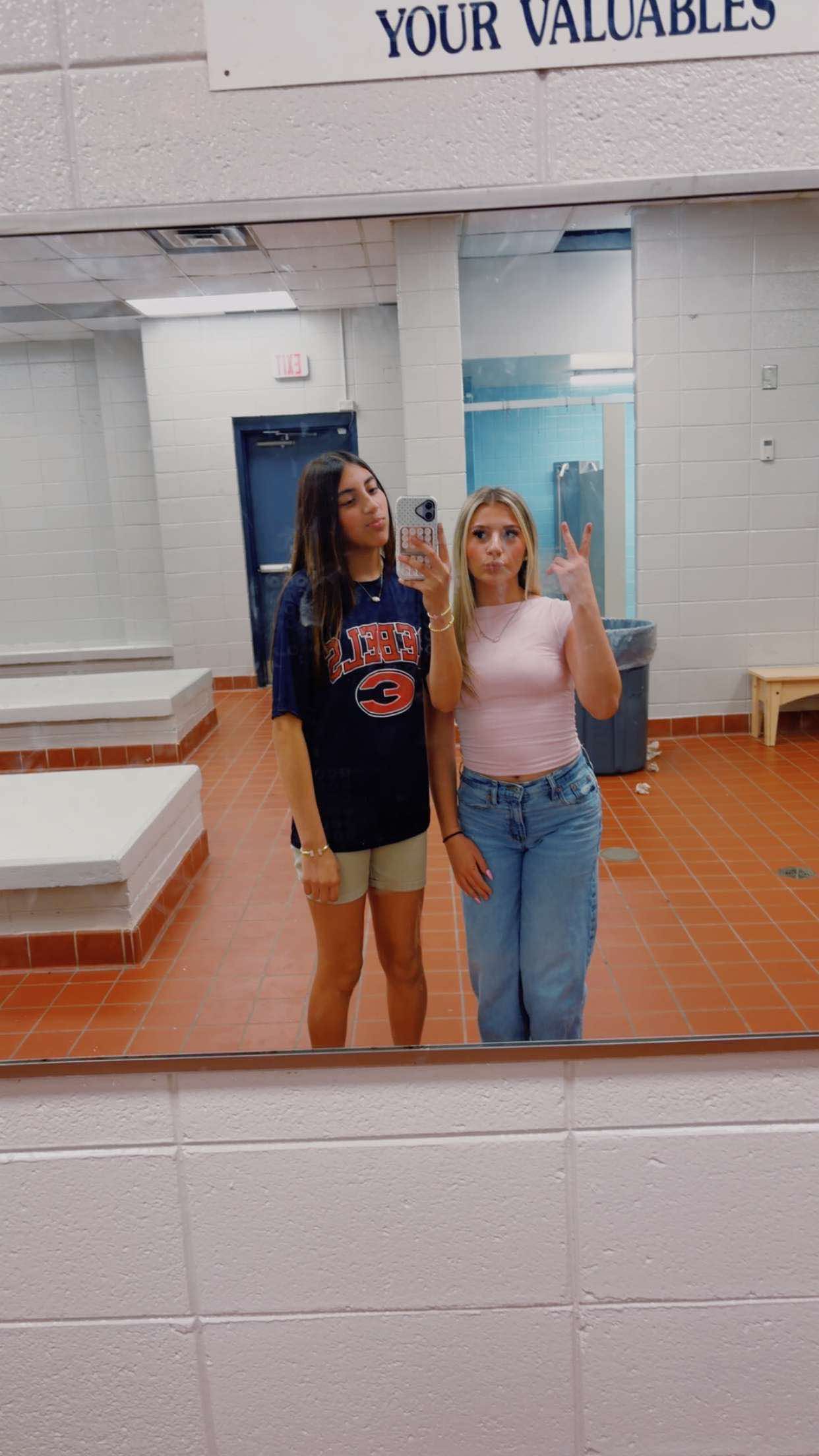 @S O P H 🩷🍭🪽🦄