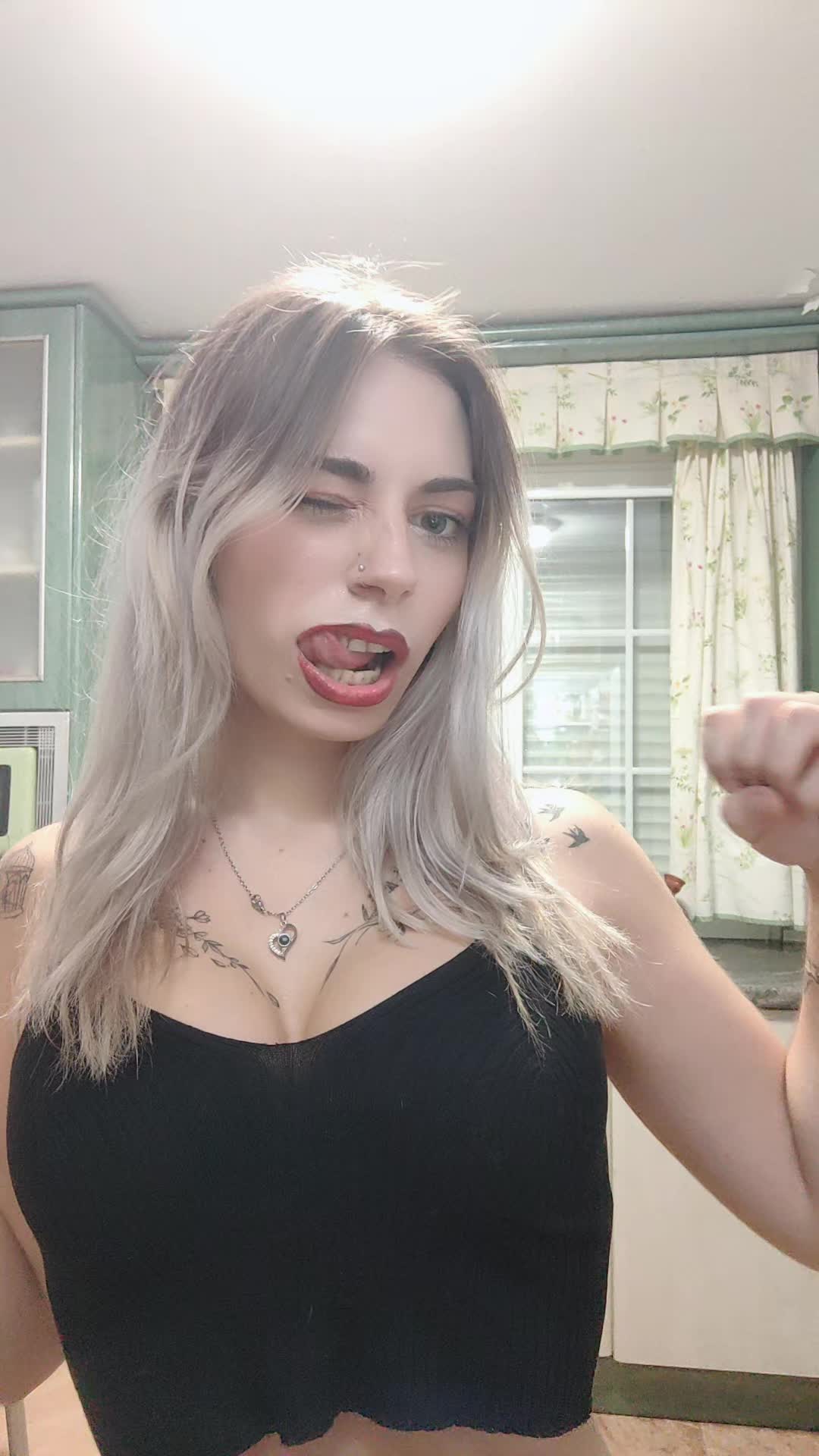 @LuciaMadreDeUnCachorroLobo