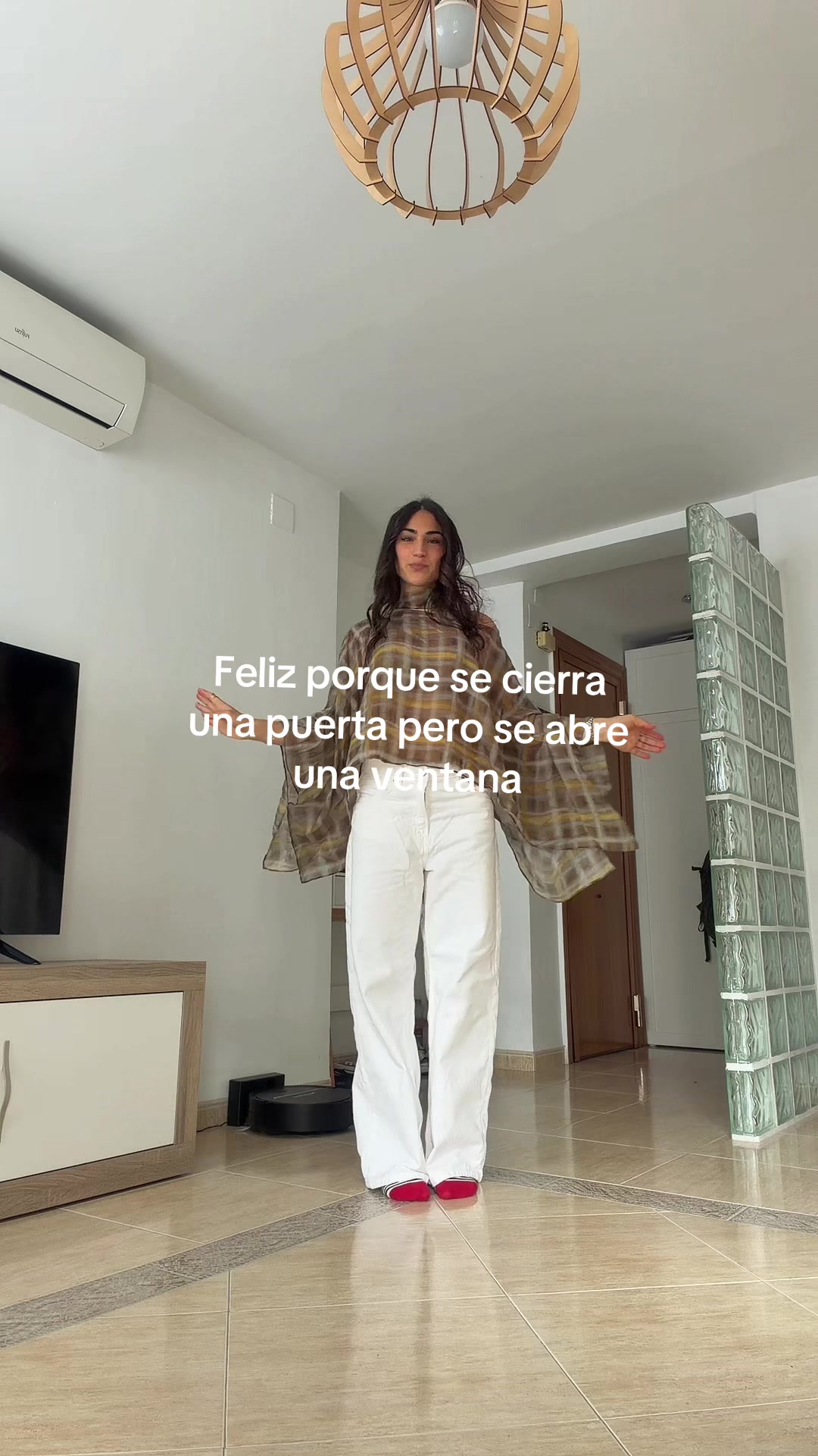 @Carlota White