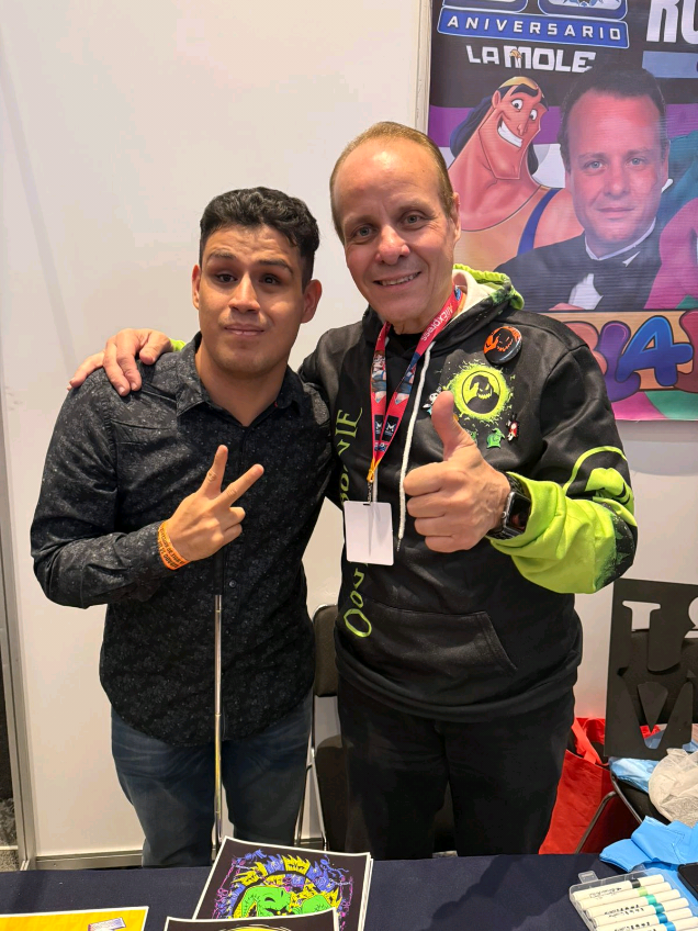 @AXEL LE&Oacute;N