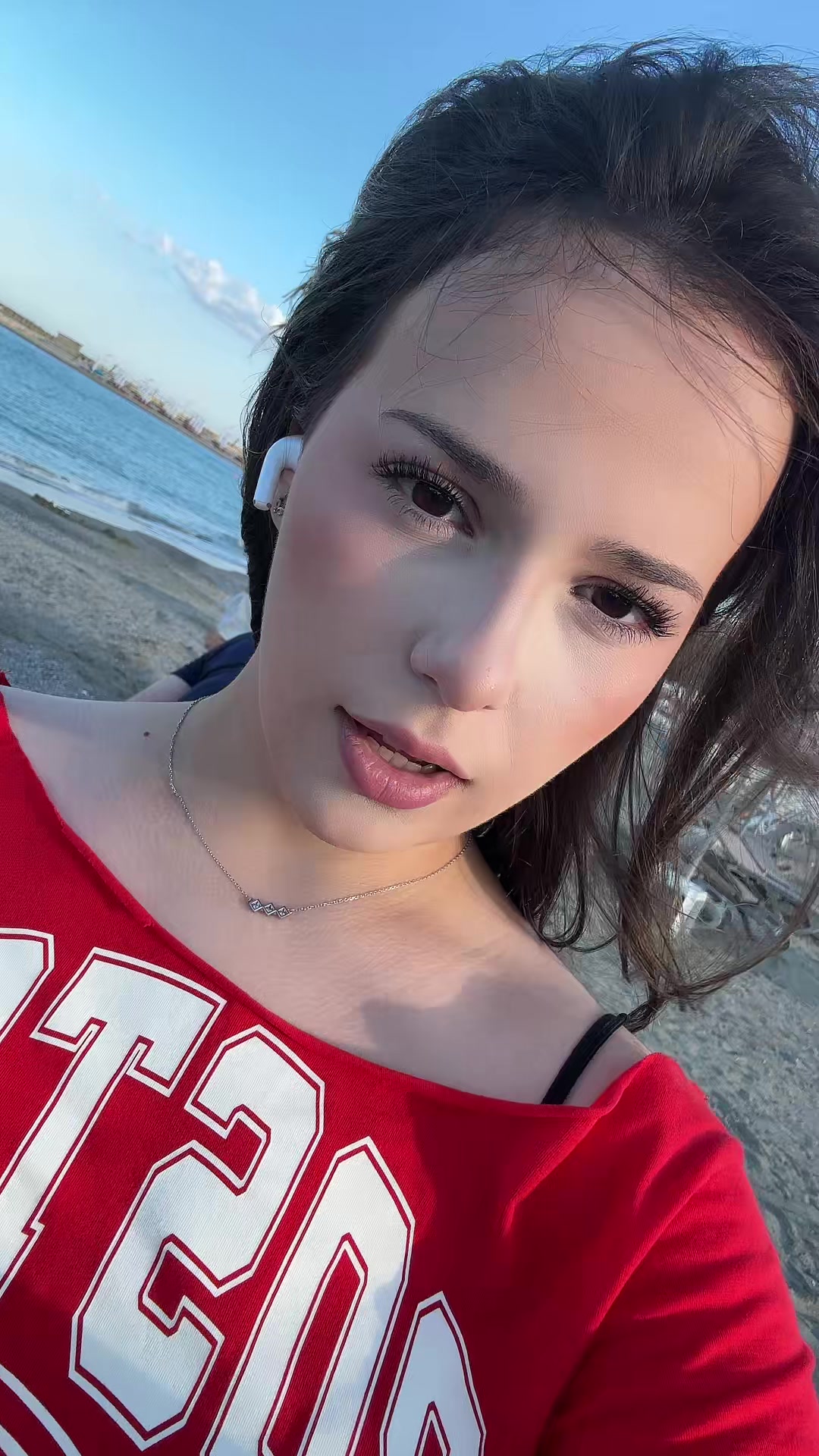 @Io4nq