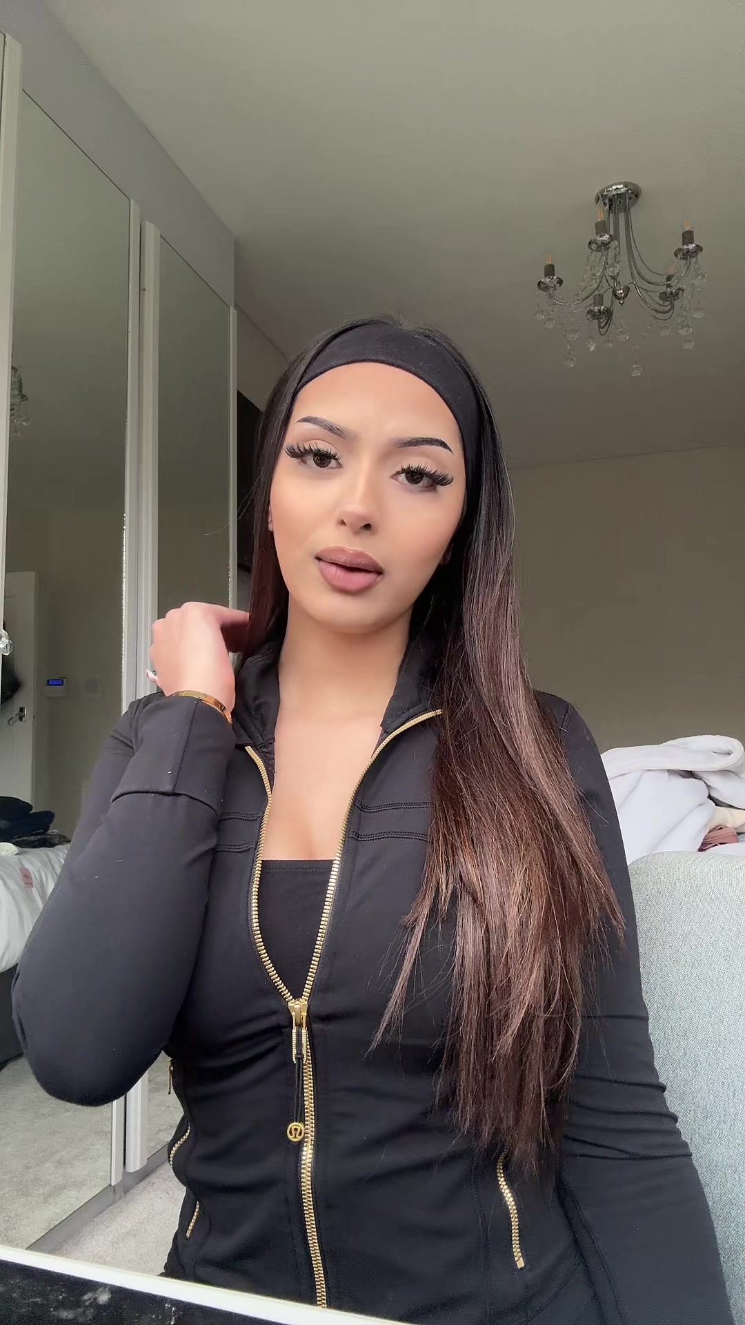 @shr&iacute;