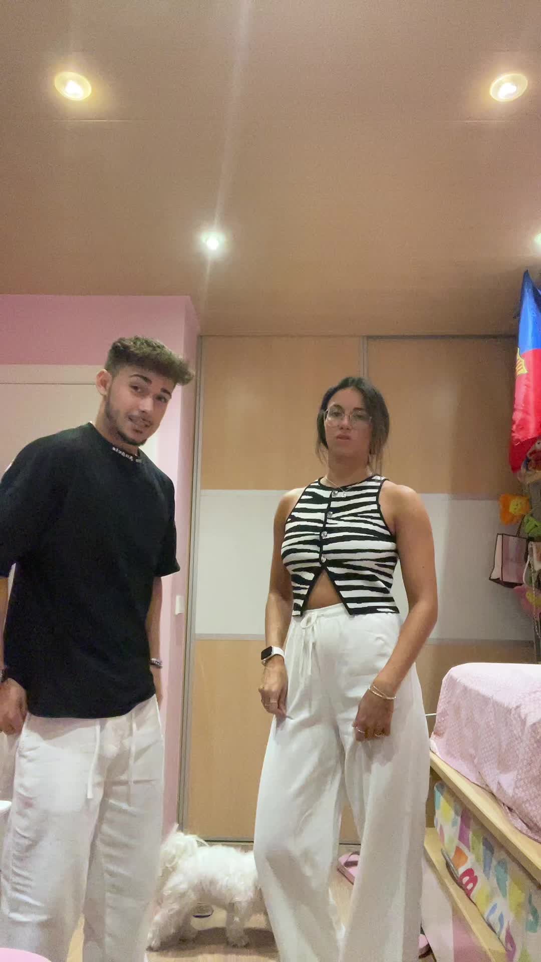 @𝐏